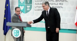 David Sergeenko and President of Global Alliance Jean-Elie Malkin have held a joint news conference and introduced a joint social project – What Hurts?